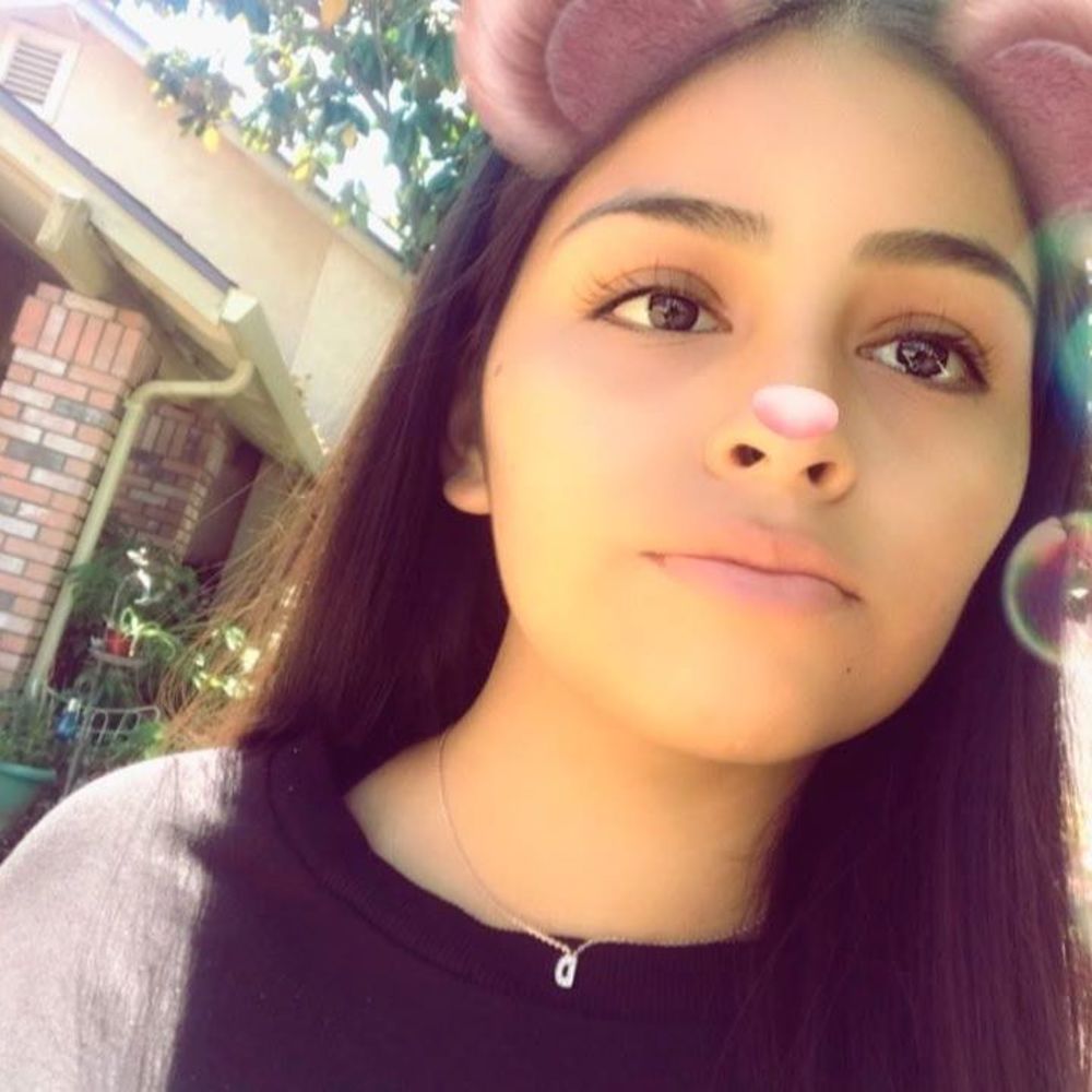 Meet your Posher, Deztiny